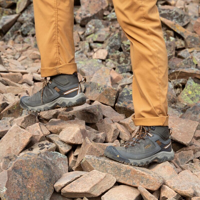 Keen Targhee III Mid WP Men's Black Olive/Golden Brown